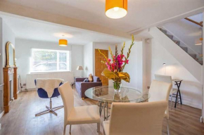 Relax with the whole family at the cosy cottage - Business rates available please enquire